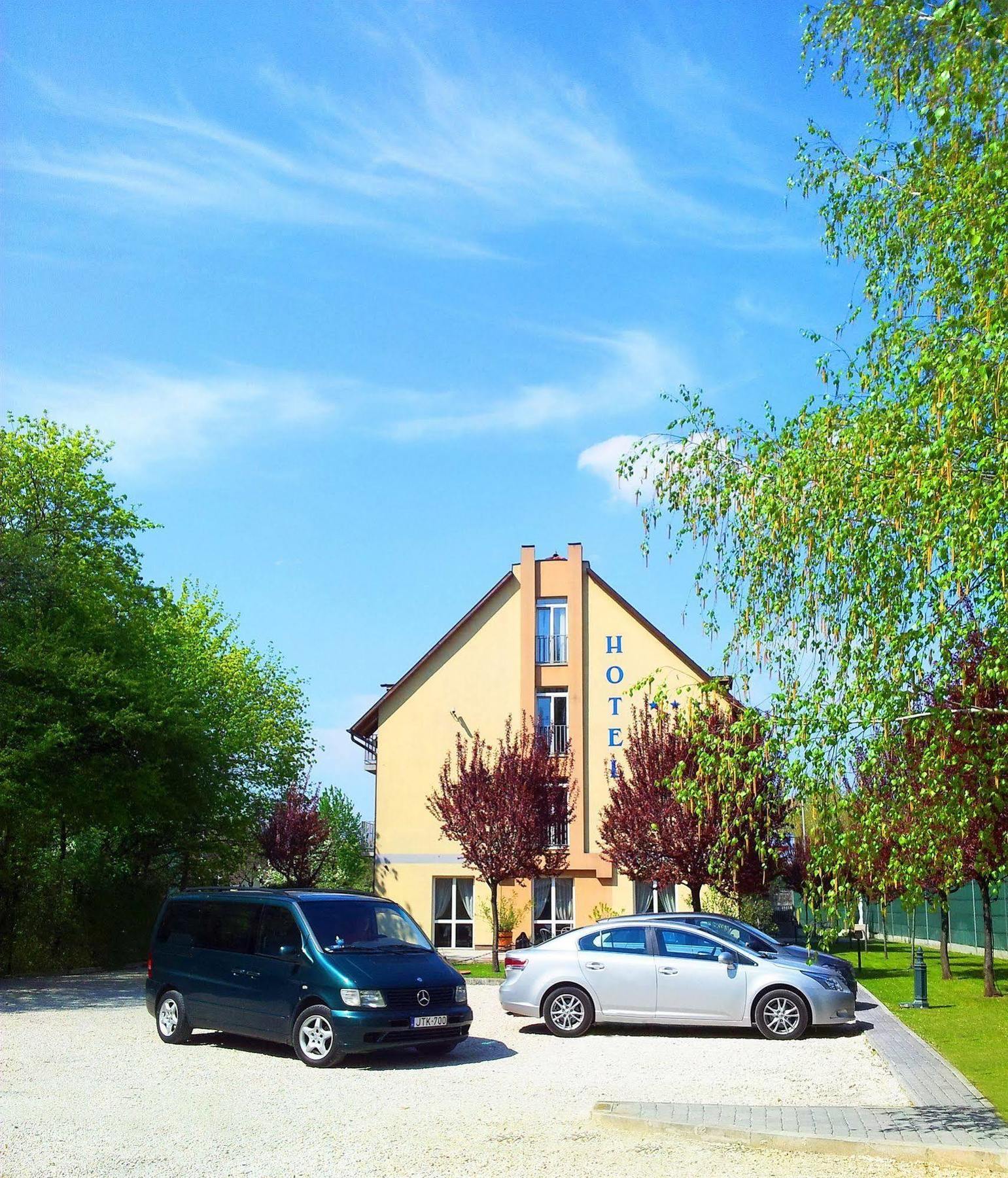 Hotel Luna Budapest Exterior photo